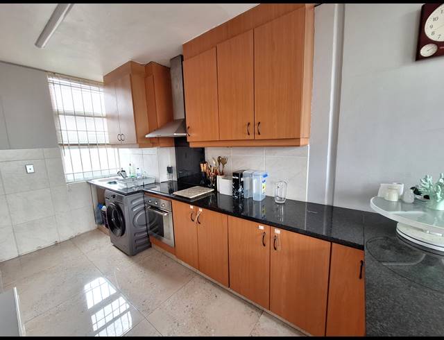 3 BEDROOM APARTMENT TO LET IN ESSENWOOD
